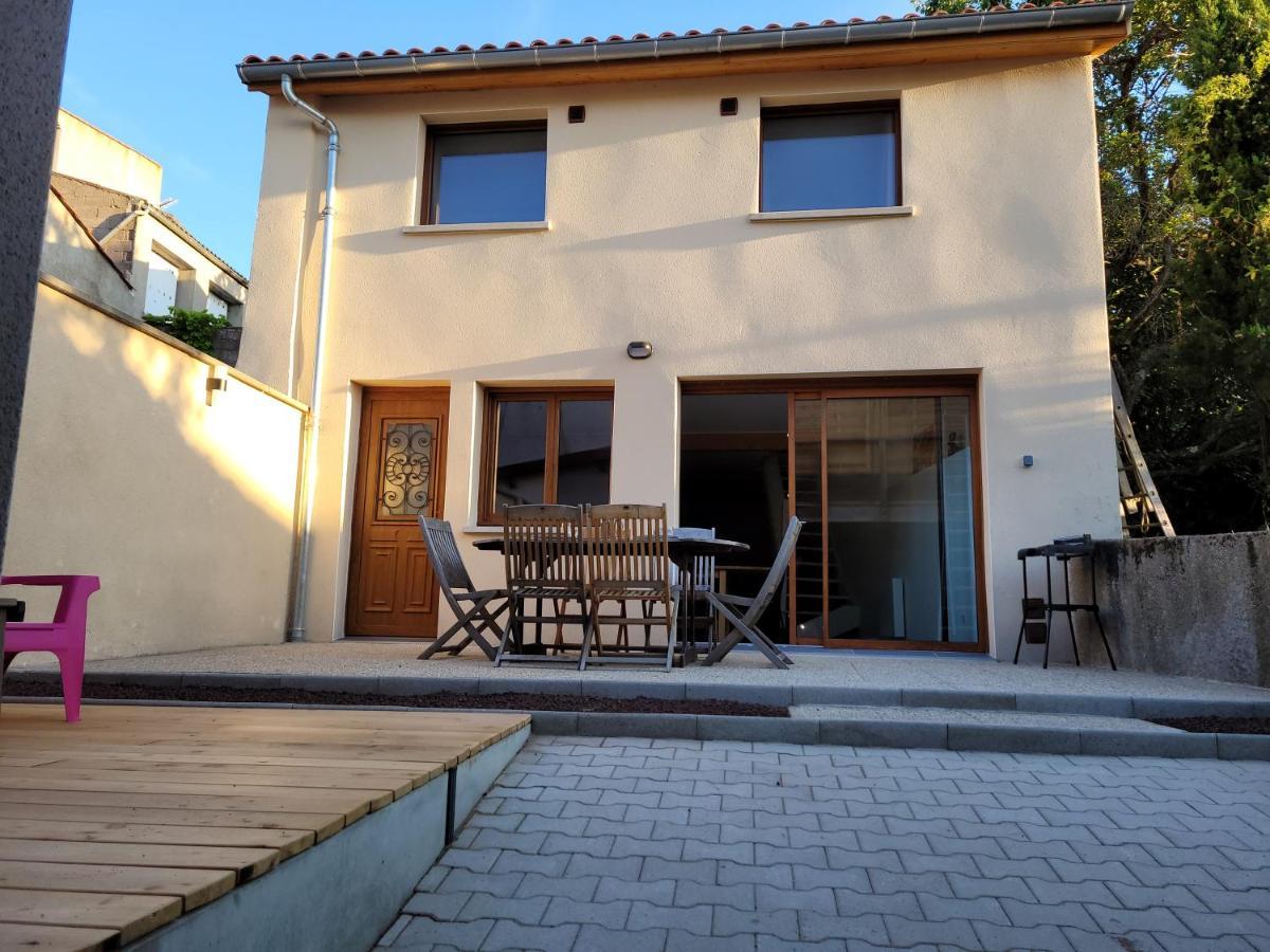 Saint-Sandoux Les Maisons Bareyre - Grandes Maisons Avec Terrasse מראה חיצוני תמונה